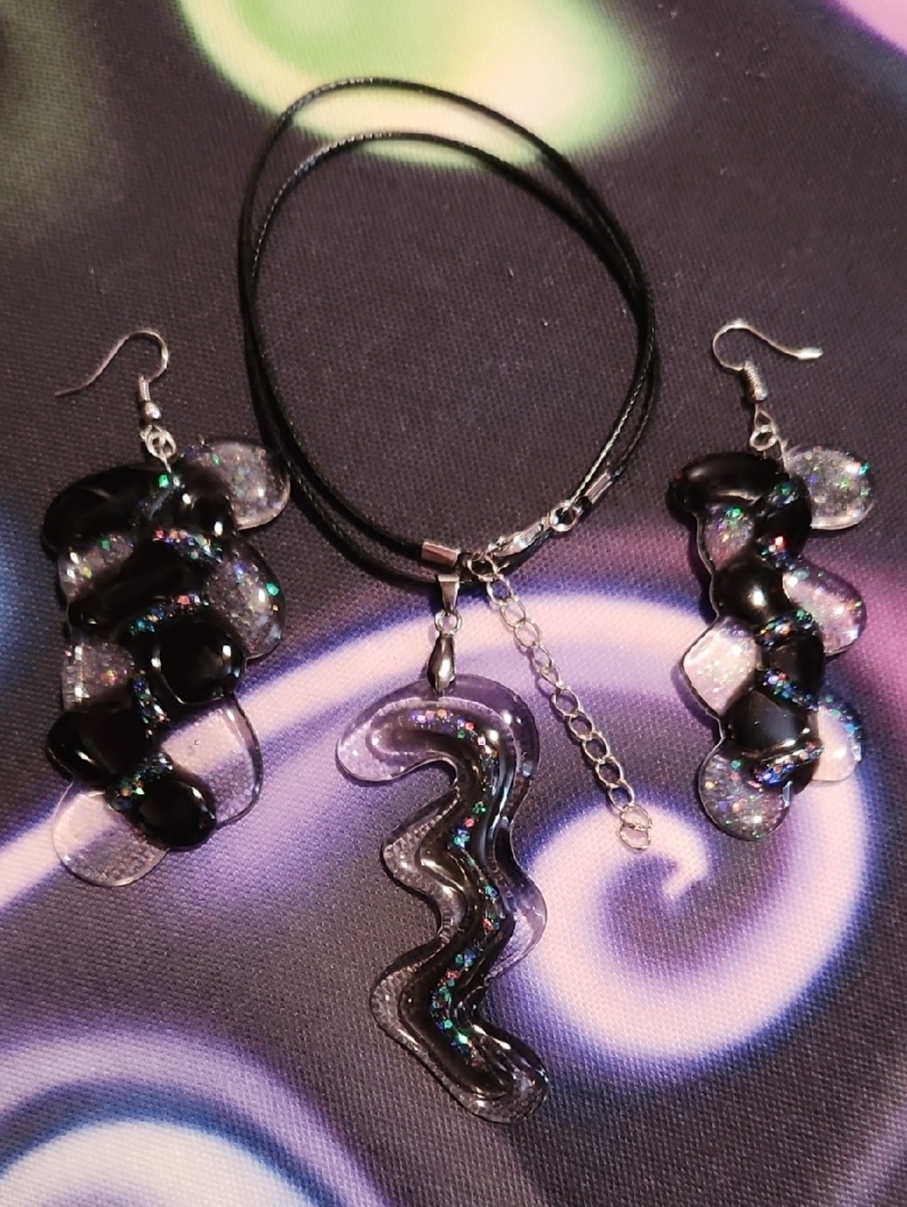Black & Clear Iridescent Necklace and Earring Set.